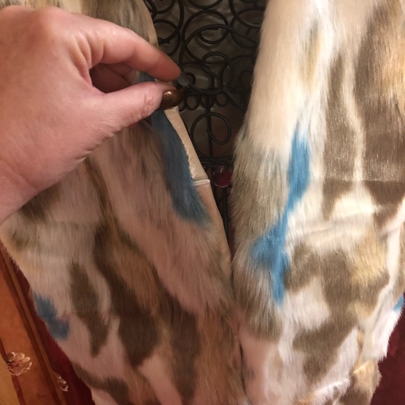 Faux Rabbit Fur Vest NWOT - Picture 3 of 7